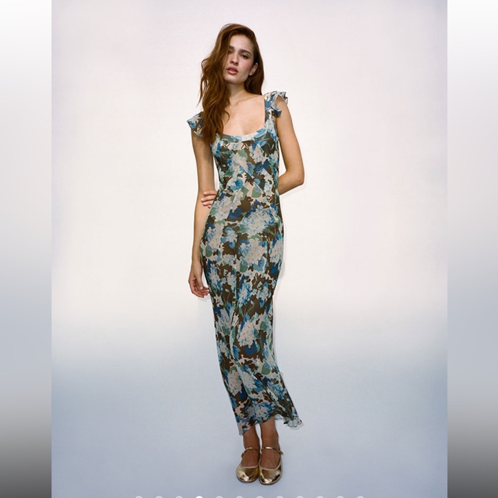 Realisation Par THE LILA in Blue Hydrangea Medium
